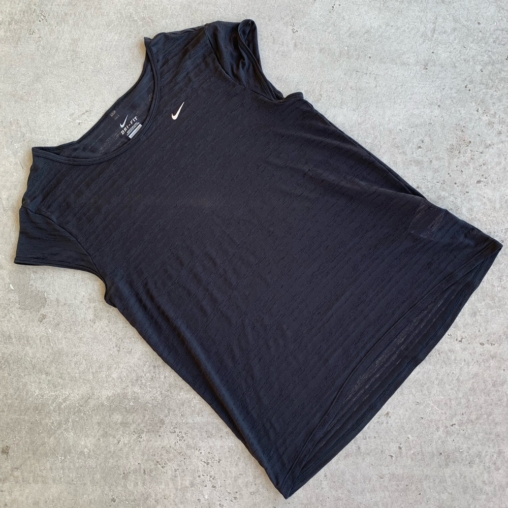 Nike Women’s dri-fit cool breeze shirt